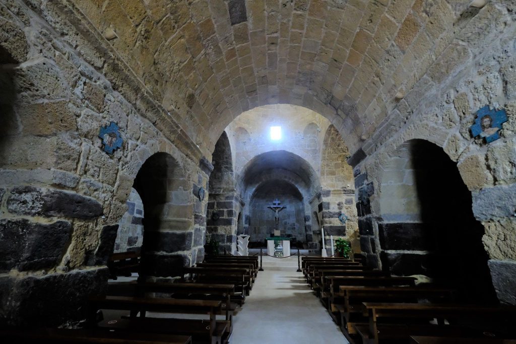 interno Basilica Sant'Antioco